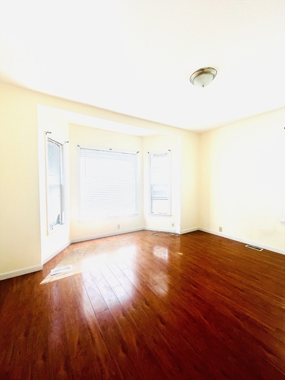 3 bed, 1 bath apartment for rent at 93 Pleasant St Unit 1, Brockton — photo 3 of 8