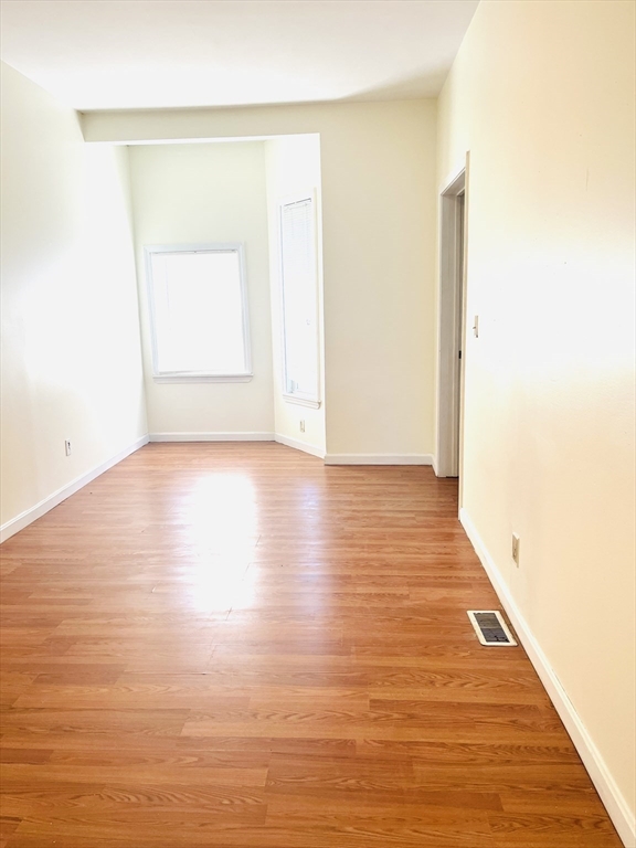 3 bed, 1 bath apartment for rent at 93 Pleasant St Unit 1, Brockton — photo 8 of 8