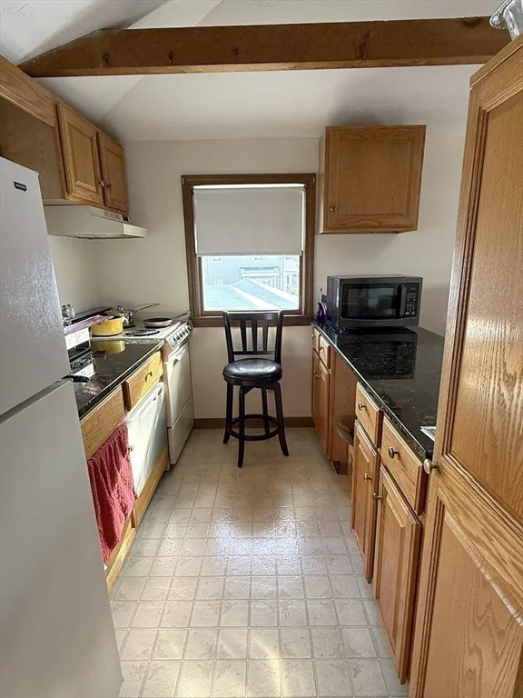 1 bed, 1 bath apartment for rent at 93 Russell St Unit A, Quincy — photo 5 of 14