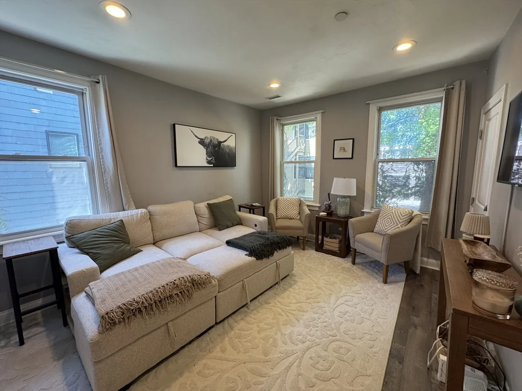 3 bed, 1 bath apartment for rent at 93 Second St Unit 2, East Cambridge — photo 1 of 10