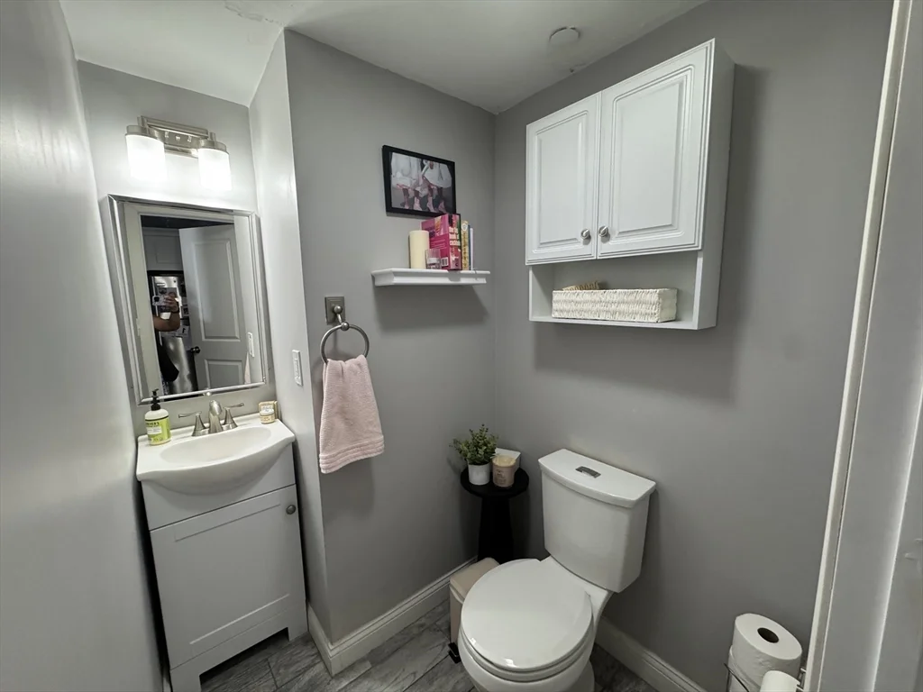 3 bed, 1 bath apartment for rent at 93 Second St Unit 2, East Cambridge — photo 4 of 10
