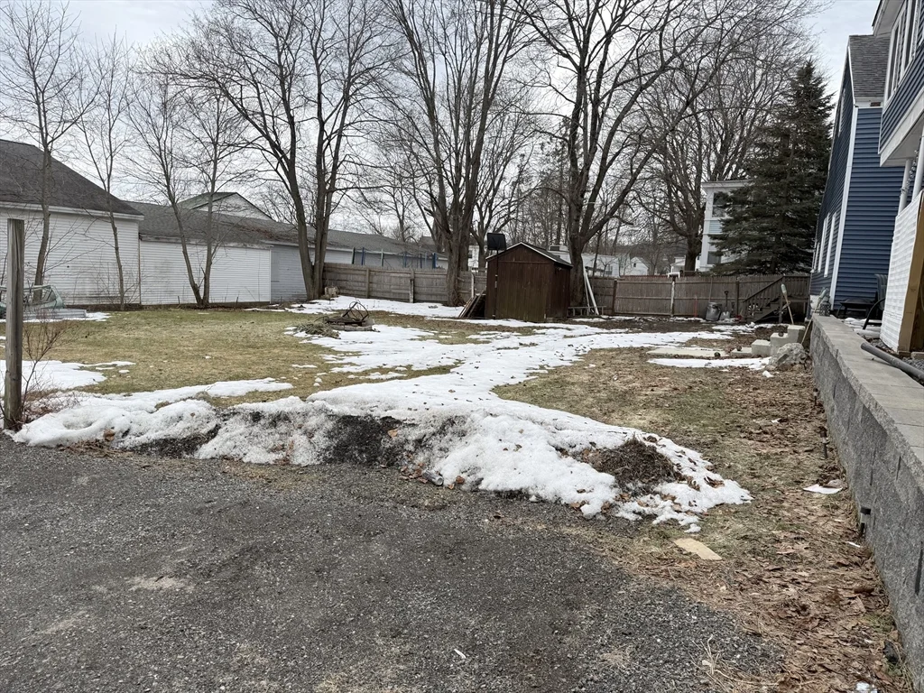 4 bed, 1 bath apartment for rent at 93 Spruce St Unit 93, Winchendon — photo 13 of 13