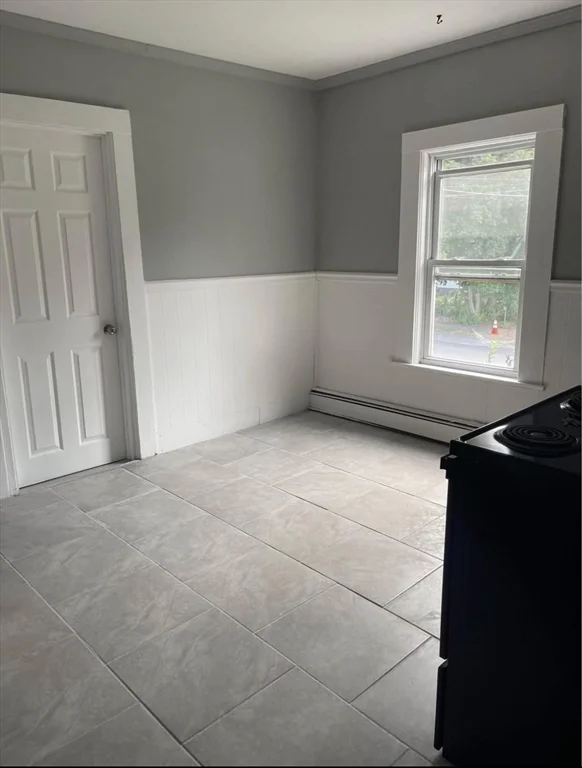 4 bed, 1 bath apartment for rent at 93 Spruce St Unit 93, Winchendon — photo 10 of 13