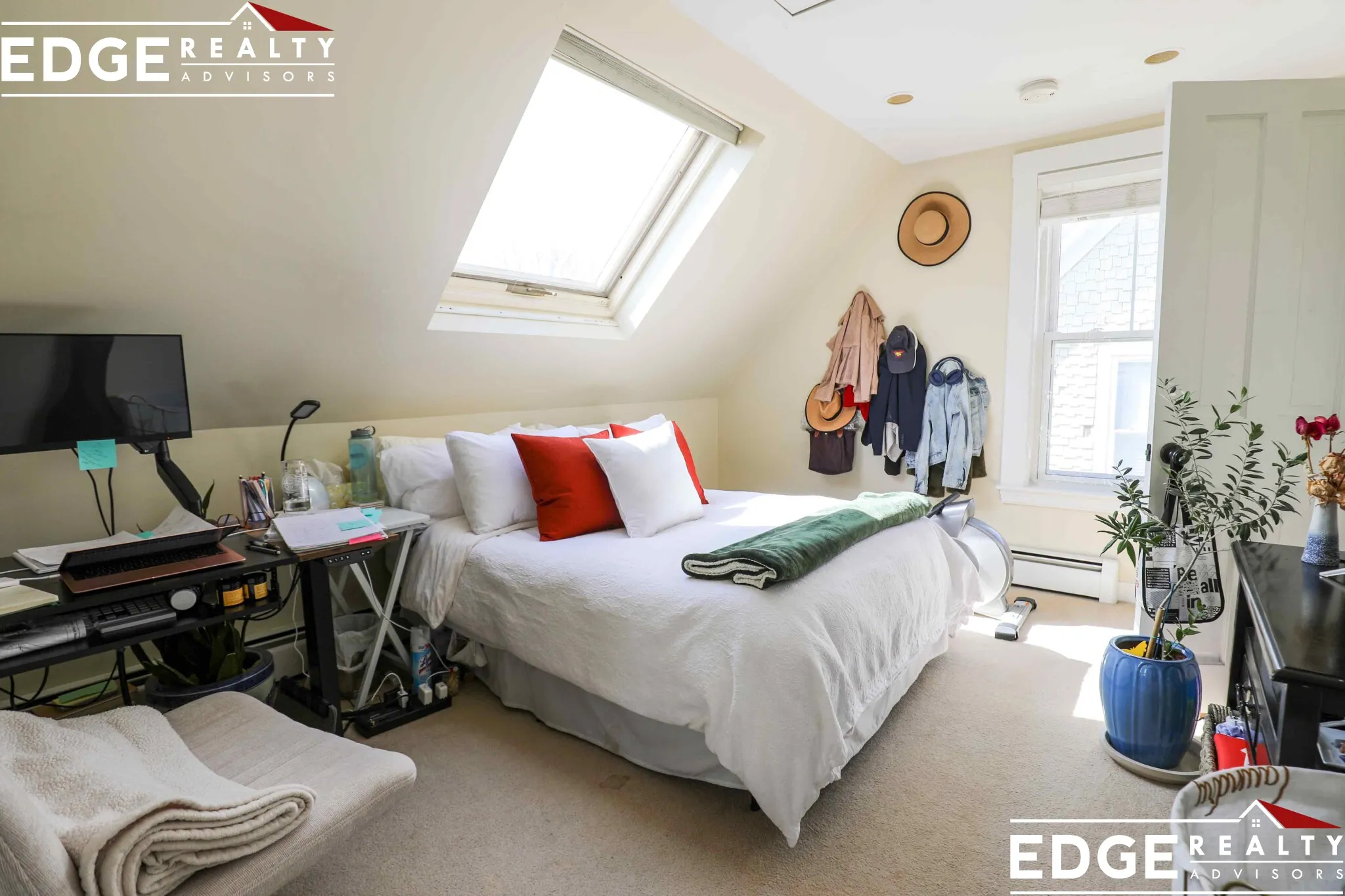 4 bed, 2 bath apartment for rent at 93 Surrey St Unit 1, Brighton — photo 10 of 12