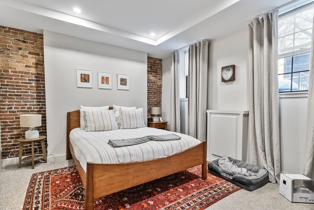 5 bed, 3 bath apartment for rent at 93 Third St Unit 93, East Cambridge — photo 36 of 42