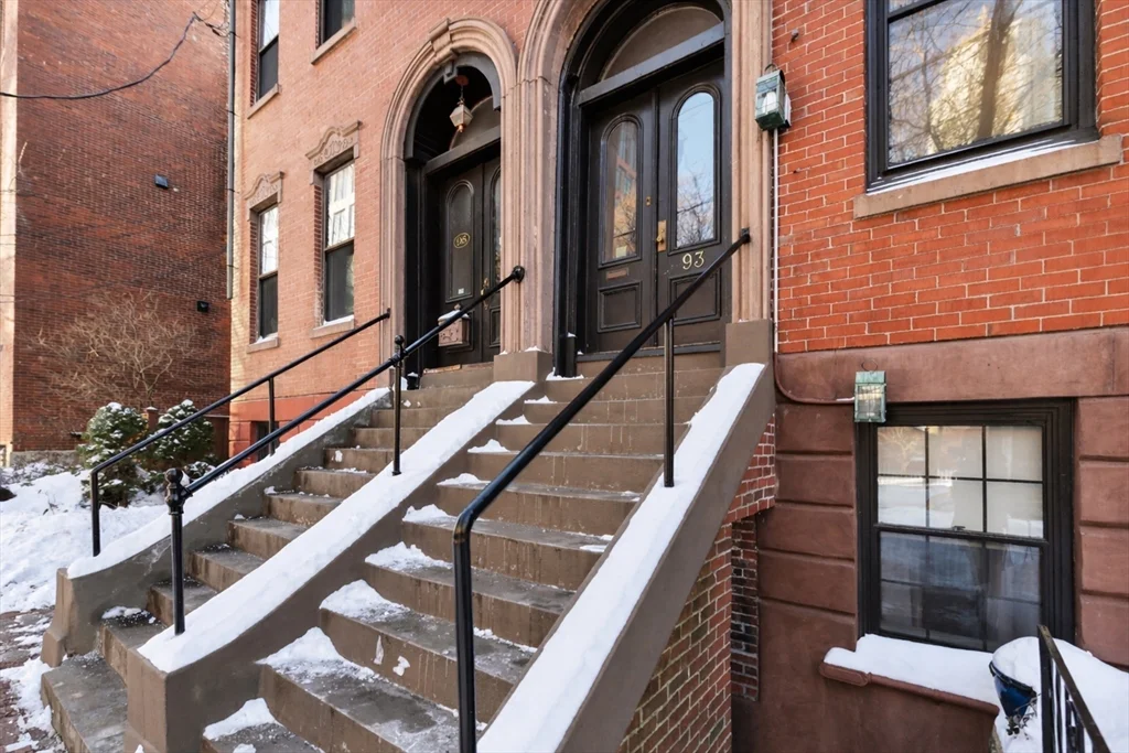 5 bed, 3 bath apartment for rent at 93 Third St Unit 93, East Cambridge — photo 38 of 42