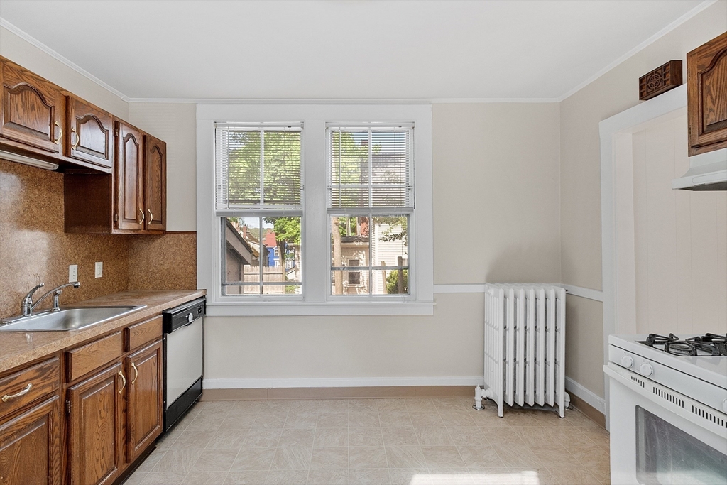1 bed, 1 bath apartment for rent at 93 Upham St Unit 1, Melrose — photo 7 of 19
