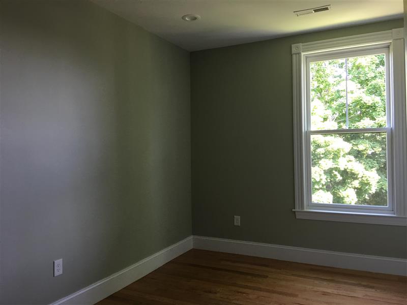 8+ bed, 4 bath apartment for rent at 93 Upland Rd Unit 1, Neighborhood Nine — photo 4 of 21