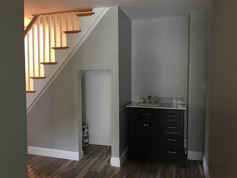 8+ bed, 4 bath apartment for rent at 93 Upland Rd Unit 1, Neighborhood Nine — photo 16 of 21