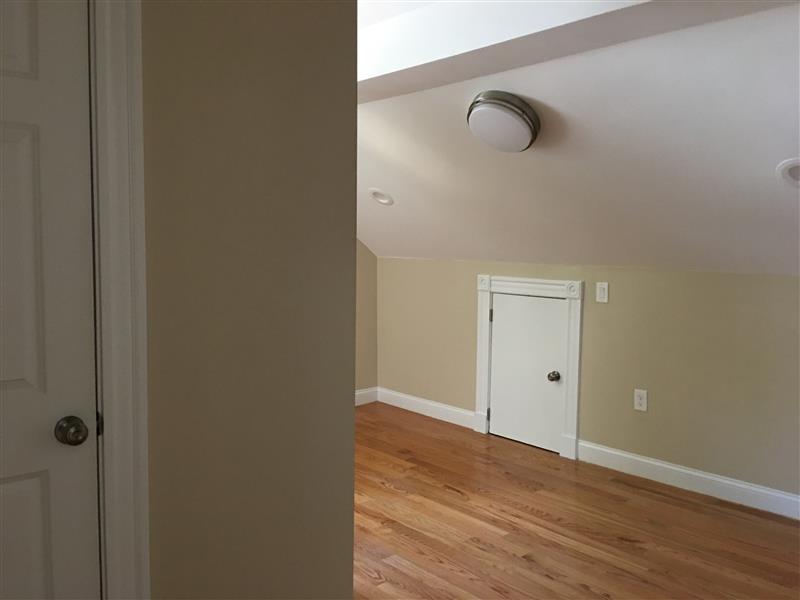 8+ bed, 4 bath apartment for rent at 93 Upland Rd Unit 1, Neighborhood Nine — photo 19 of 21