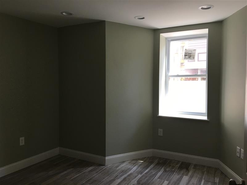 8+ bed, 4 bath apartment for rent at 93 Upland Rd Unit 1, Neighborhood Nine — photo 14 of 21