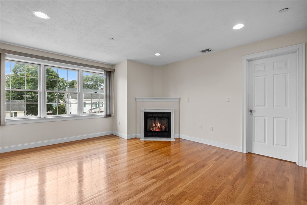 1 bed, 1 bath apartment for rent at 93 W Emerson Unit 1, Melrose — photo 7 of 14