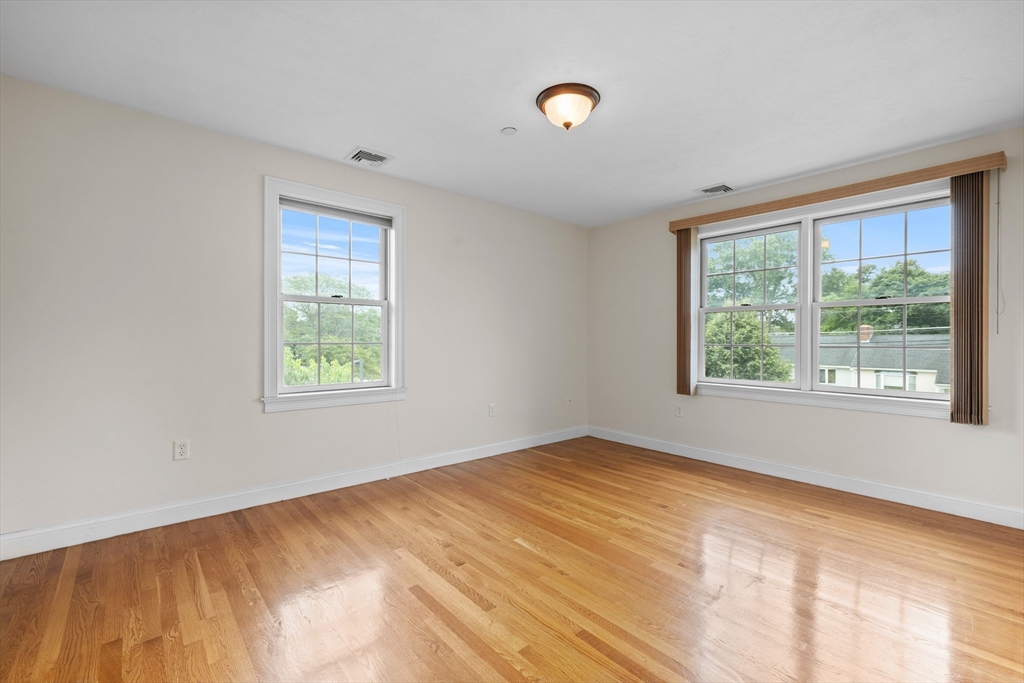 1 bed, 1 bath apartment for rent at 93 W Emerson Unit 1, Melrose — photo 10 of 14