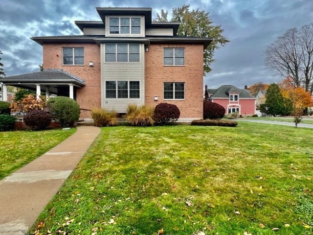 2 bed, 2 bath apartment for rent at 93 W Emerson Unit 3, Melrose — photo 1 of 14