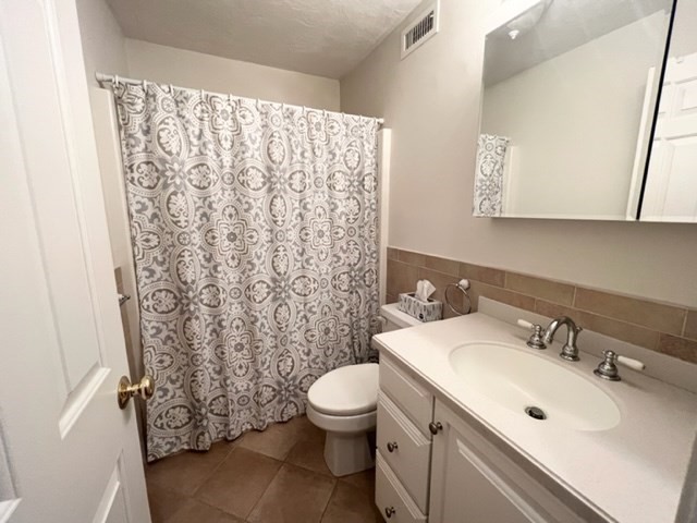 2 bed, 2 bath apartment for rent at 93 W Emerson Unit 3, Melrose — photo 5 of 14