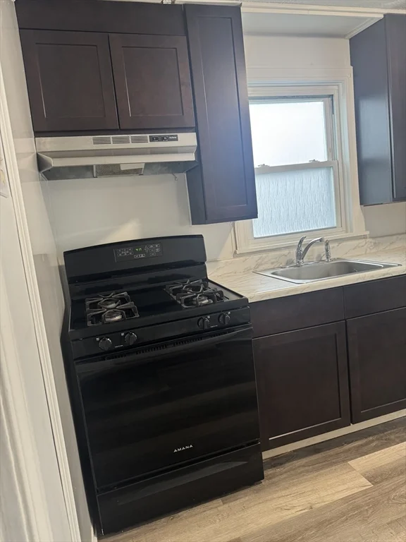 3 bed, 1 bath apartment for rent at 93 Webster St Unit 2, Fall River — photo 3 of 15