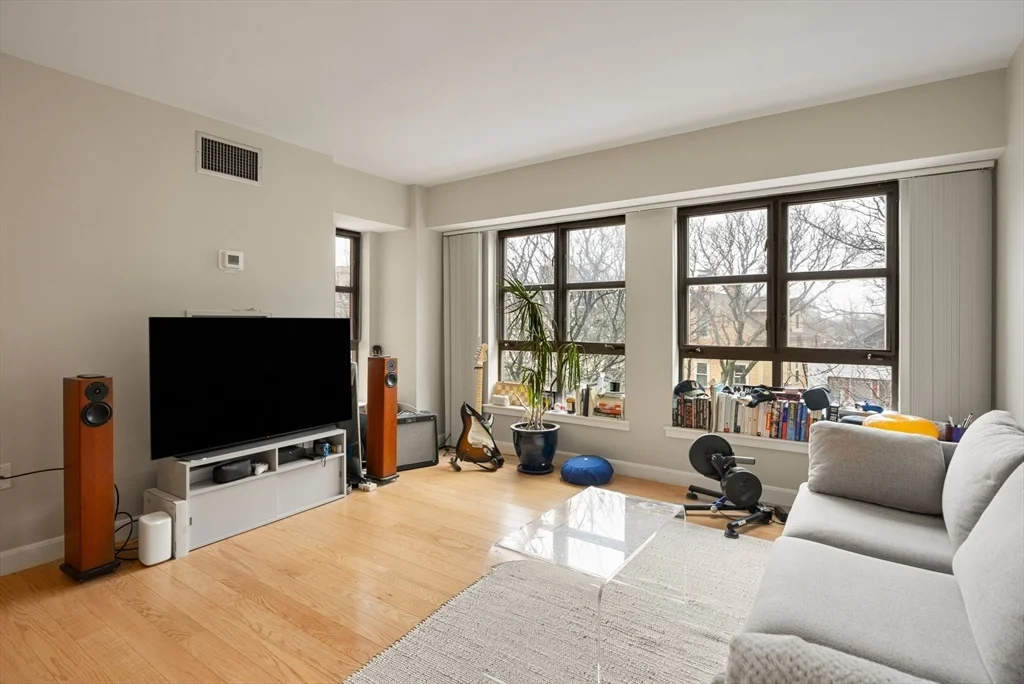 1 bed, 1 bath apartment for rent at 931 Massachusetts Ave Unit 306, Harvard Square — photo 2 of 20