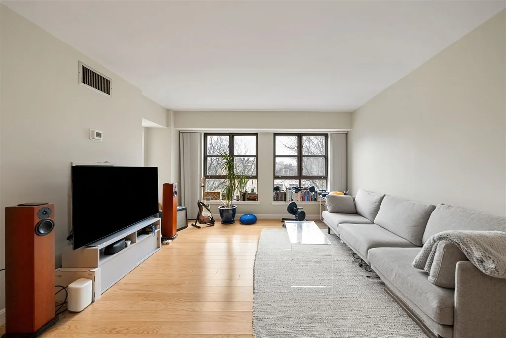 1 bed, 1 bath apartment for rent at 931 Massachusetts Ave Unit 306, Harvard Square — photo 4 of 20