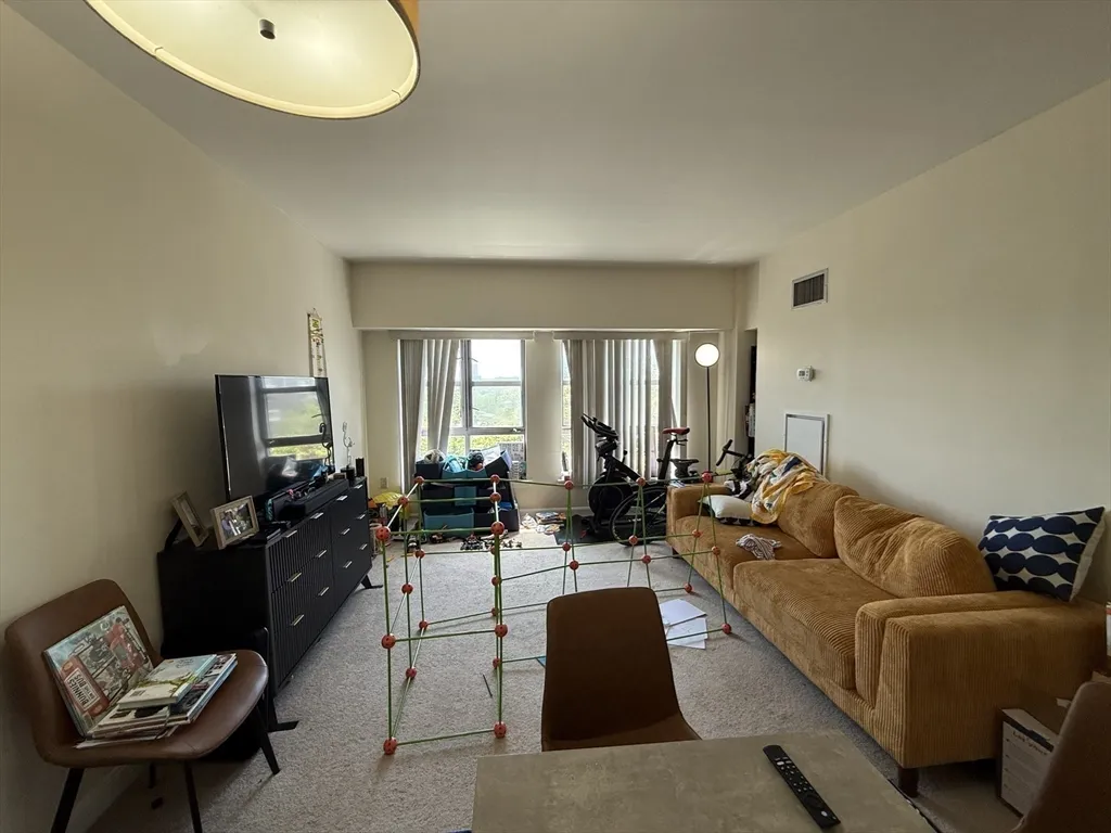 1 bed, 1.5 bath apartment for rent at 931 Massachusetts Ave Unit 605, Mid-Cambridge — photo 2 of 14