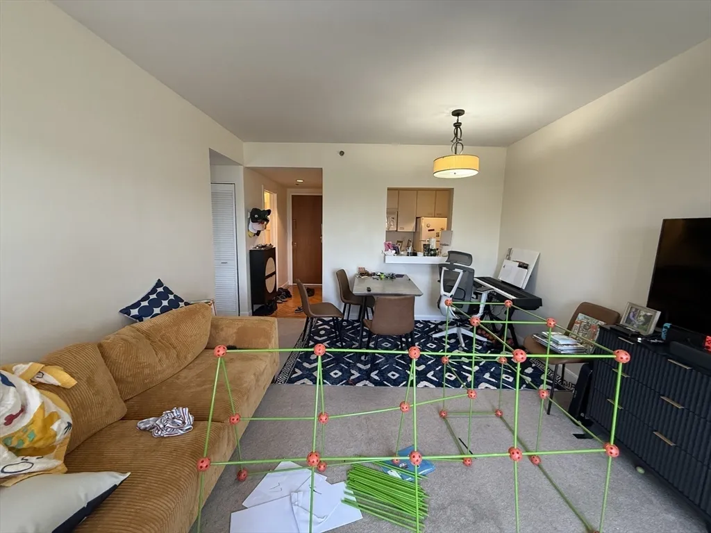 1 bed, 1.5 bath apartment for rent at 931 Massachusetts Ave Unit 605, Mid-Cambridge — photo 3 of 14