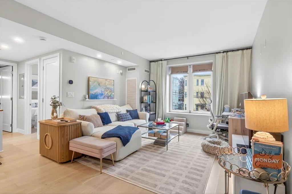 1 bed, 1 bath apartment for rent at 932 Broadway St Unit 212, Chelsea — photo 3 of 21