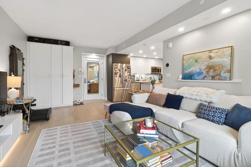 1 bed, 1 bath apartment for rent at 932 Broadway St Unit 212, Chelsea — photo 5 of 21