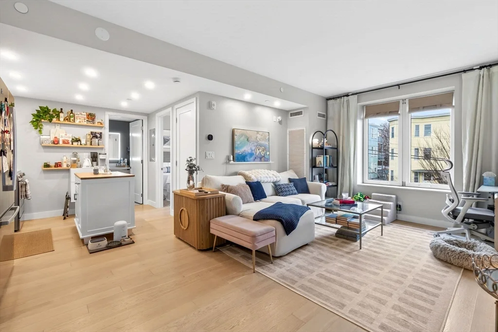 1 bed, 1 bath apartment for rent at 932 Broadway St Unit 212, Chelsea