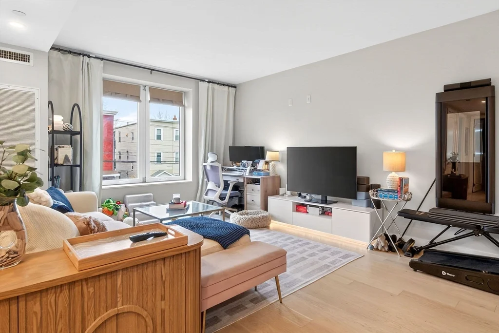 1 bed, 1 bath apartment for rent at 932 Broadway St Unit 212, Chelsea — photo 4 of 21