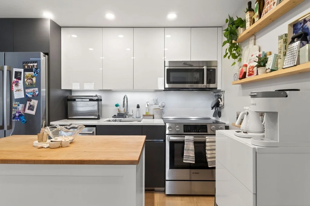 1 bed, 1 bath apartment for rent at 932 Broadway St Unit 212, Chelsea — photo 9 of 21