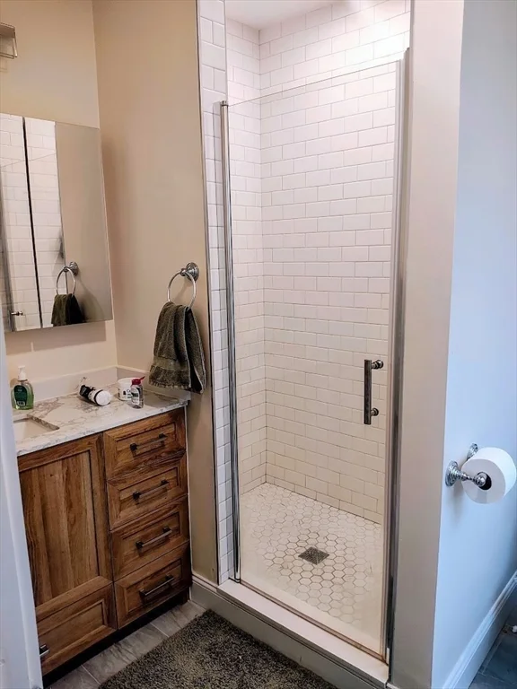 4 bed, 2 bath apartment for rent at 933 East Broadway Unit 1, South Boston — photo 7 of 19
