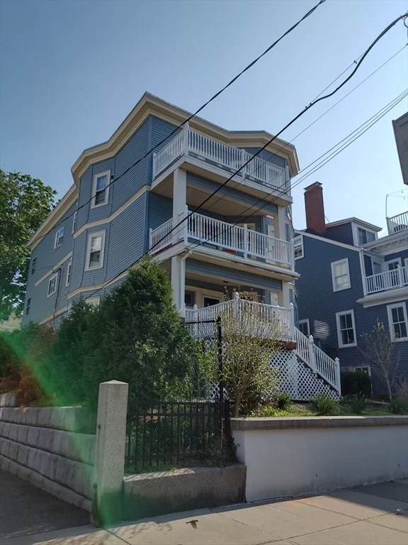 4 bed, 2 bath apartment for rent at 933 East Broadway Unit 1, South Boston — photo 1 of 19