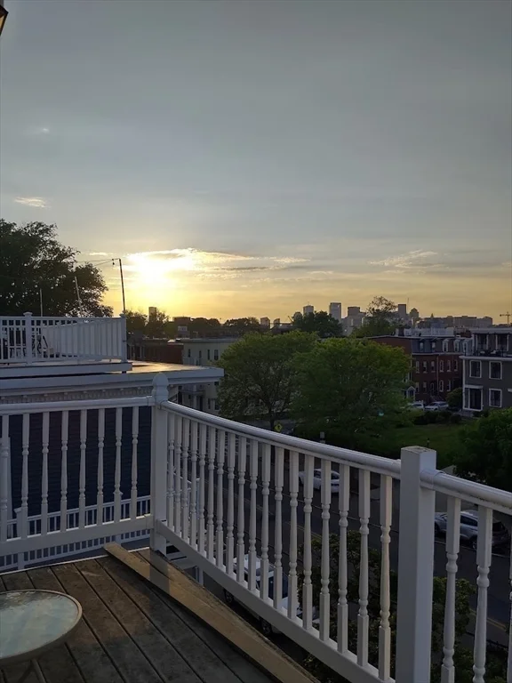 4 bed, 2 bath apartment for rent at 933 East Broadway Unit 3, South Boston — photo 2 of 17