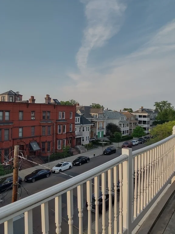 4 bed, 2 bath apartment for rent at 933 East Broadway Unit 3, South Boston — photo 7 of 17