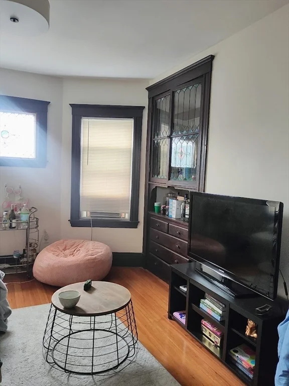 4 bed, 2 bath apartment for rent at 933 East Broadway Unit 3, South Boston — photo 8 of 17