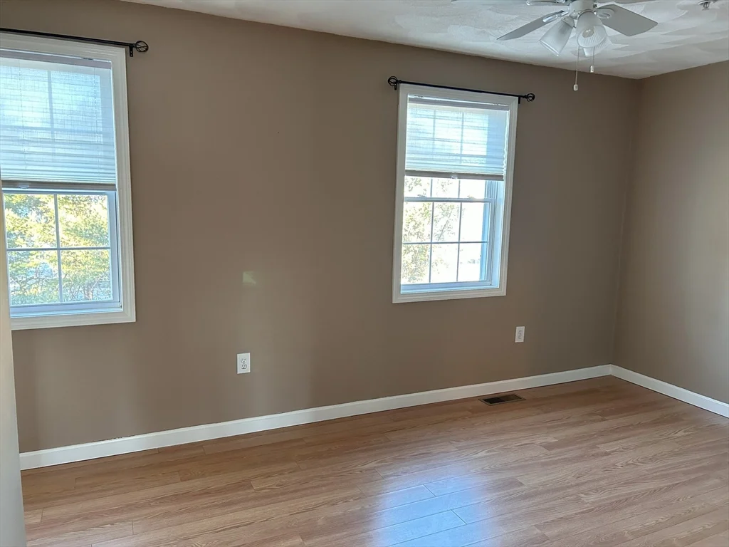 2 bed, 1 bath apartment for rent at 933 Varnum Ave Unit 3, Lowell — photo 17 of 24