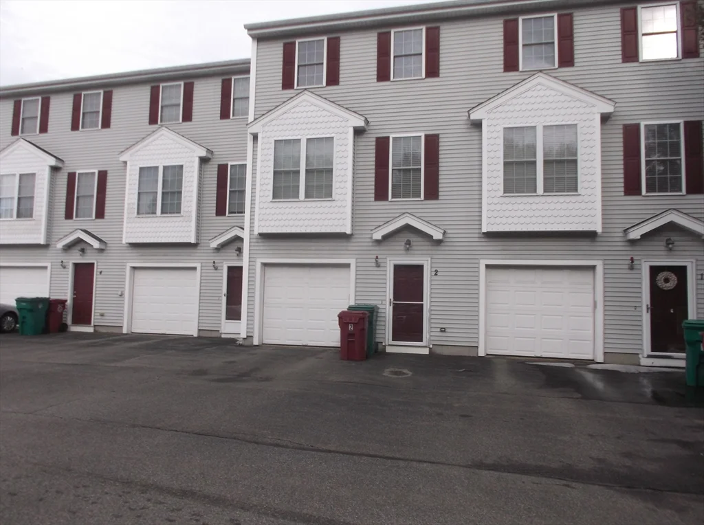 2 bed, 1 bath apartment for rent at 933 Varnum Ave Unit 3, Lowell — photo 1 of 24