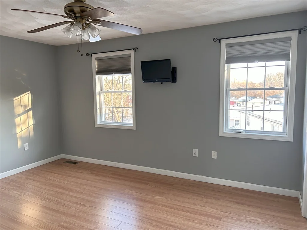 2 bed, 1 bath apartment for rent at 933 Varnum Ave Unit 3, Lowell — photo 14 of 24
