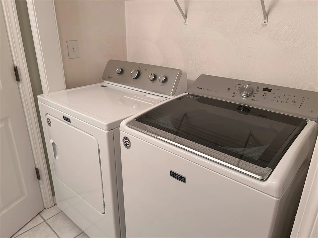 2 bed, 1 bath apartment for rent at 933 Varnum Ave Unit 3, Lowell — photo 16 of 24