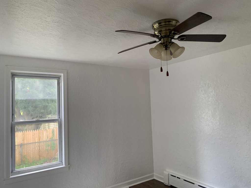 2 bed, 1 bath apartment for rent at 934 County St, Unit 1 rear, Fall River — photo 6 of 10