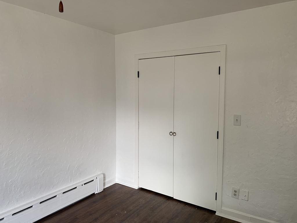 2 bed, 1 bath apartment for rent at 934 County St, Unit 1 rear, Fall River — photo 4 of 10