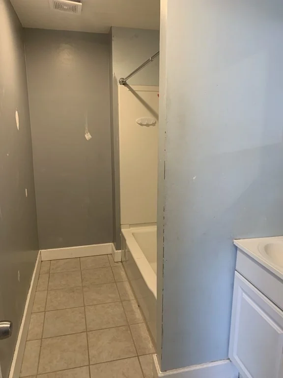 2 bed, 1 bath apartment for rent at 934 County St Unit 3 rear, Fall River — photo 8 of 9