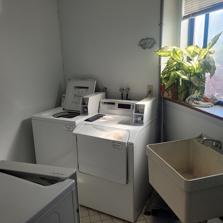 2 bed, 1 bath apartment for rent at 935 Washington St Unit 7, Newtonville — photo 7 of 13