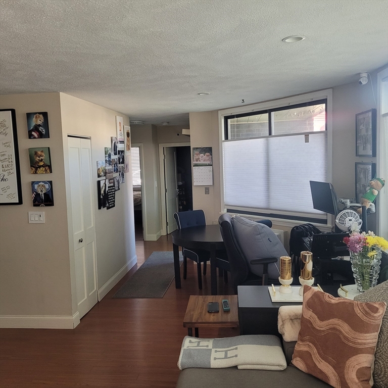 2 bed, 1 bath apartment for rent at 935 Washington St Unit 7, Newtonville — photo 2 of 13