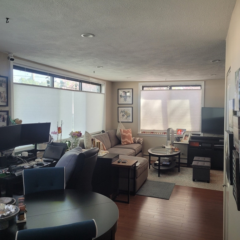 2 bed, 1 bath apartment for rent at 935 Washington St Unit 7, Newtonville — photo 3 of 13