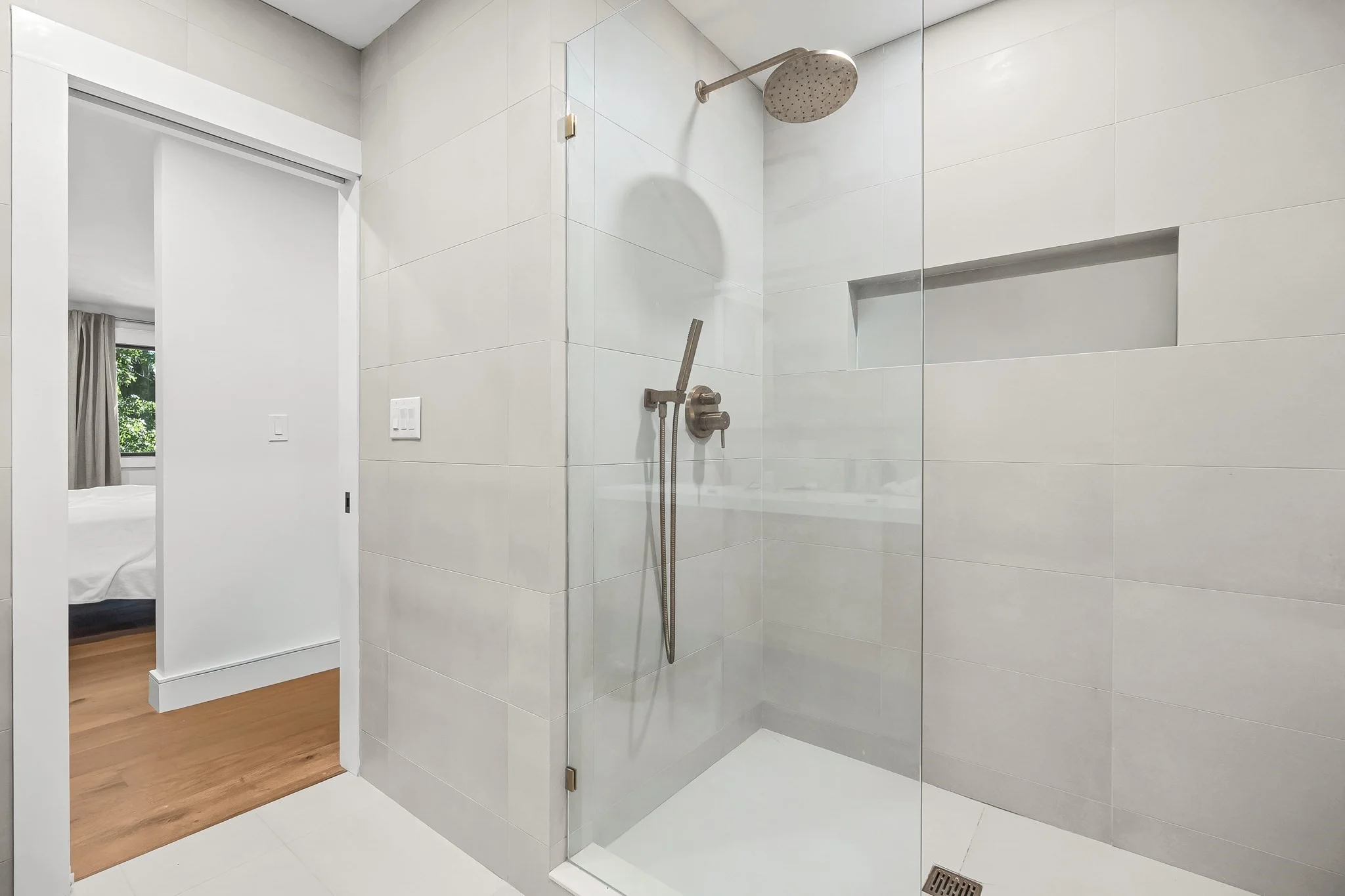 3 bed, 2 bath apartment for rent at 935 Washington St Unit 8, Newtonville — photo 11 of 21