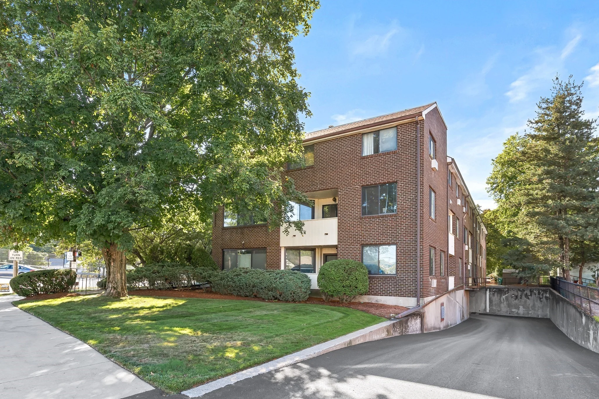 3 bed, 2 bath apartment for rent at 935 Washington St Unit 8, Newtonville — photo 21 of 21
