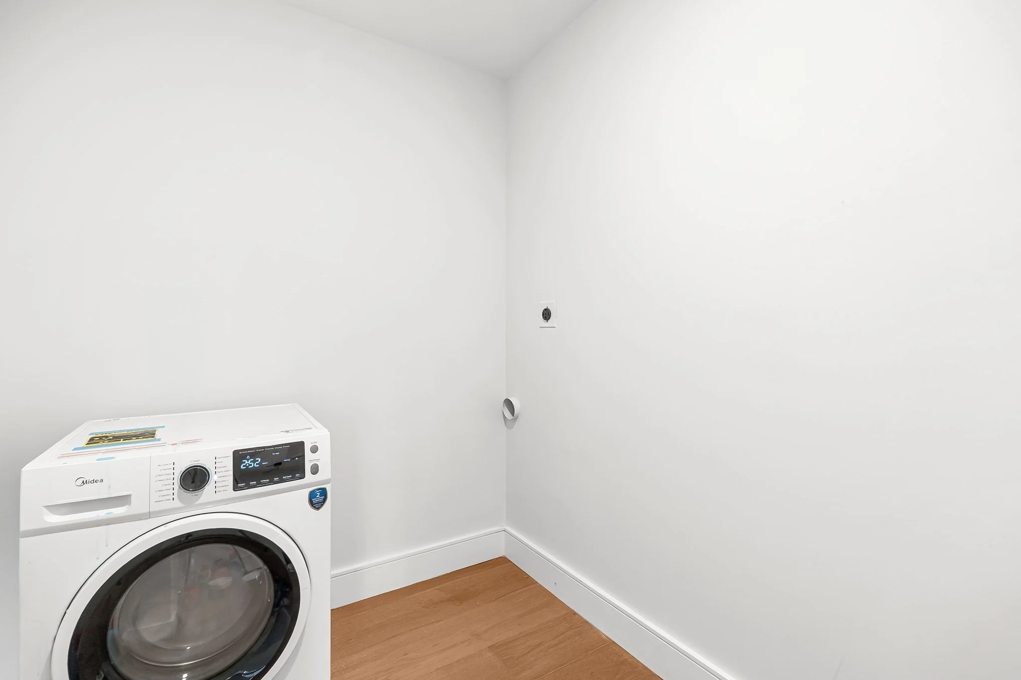 3 bed, 2 bath apartment for rent at 935 Washington St Unit 8, Newtonville — photo 20 of 21