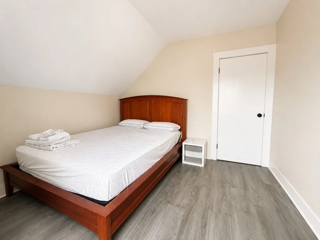 2 bed, 1 bath apartment for rent at 937 Webster Unit 2, Marshfield Center — photo 9 of 10
