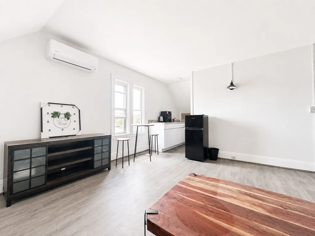 2 bed, 1 bath apartment for rent at 937 Webster Unit 2, Marshfield Center — photo 1 of 10