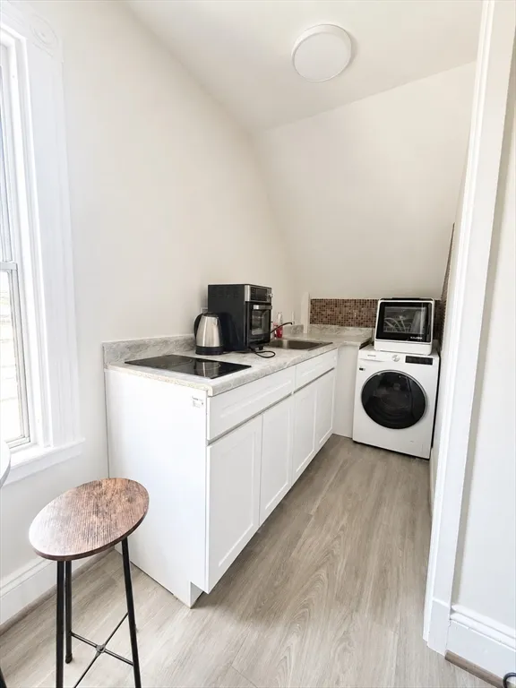 2 bed, 1 bath apartment for rent at 937 Webster Unit 2, Marshfield Center — photo 3 of 10